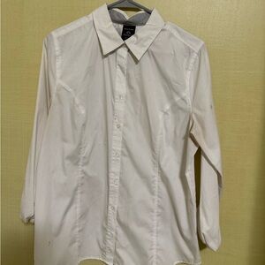 White button down shirt for everyday wear!